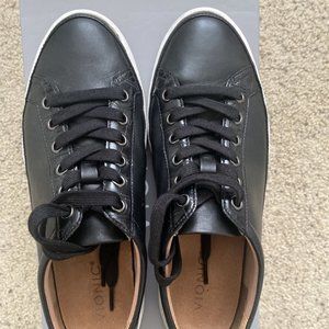 Vionic Women's Black Winny Leather  Sneaker - Size 8M